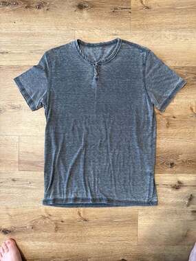 Lucky Brand Men's Venice Burnout Notch Neck Short Sleeve Henley T-Shirt
